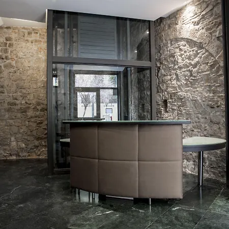 Allada 3* شقة فندقية برشلونة